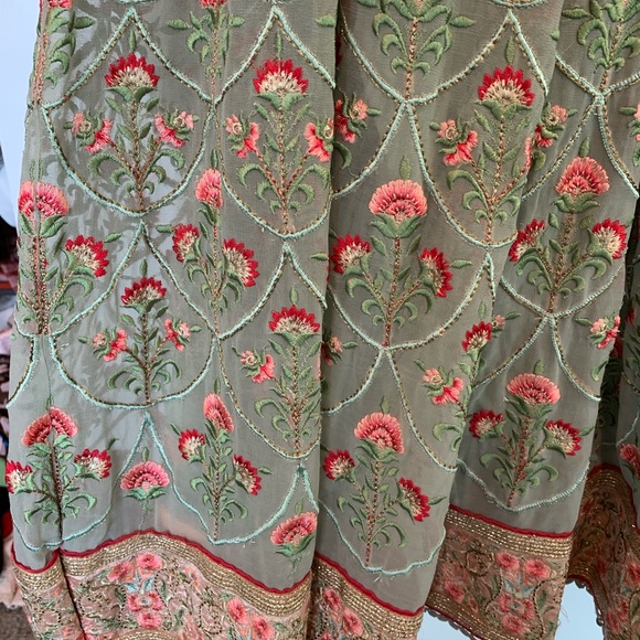 Beautiful designer’s Anarkali long Dress/gown - Picture 9 of 13